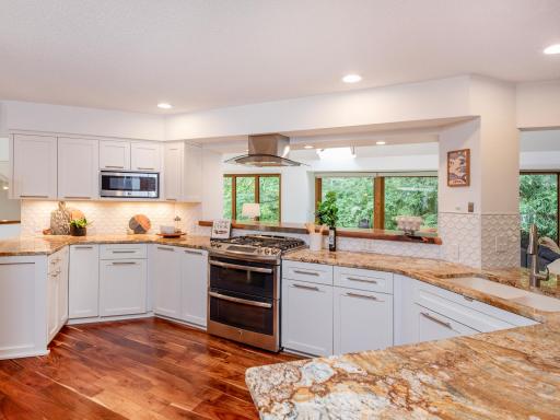 13900 Hill Ridge Drive, Hopkins, MN 55305