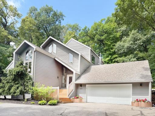 13900 Hill Ridge Drive, Hopkins, MN 55305
