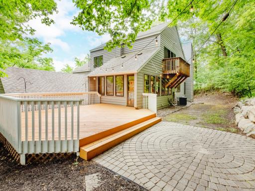 13900 Hill Ridge Drive, Hopkins, MN 55305