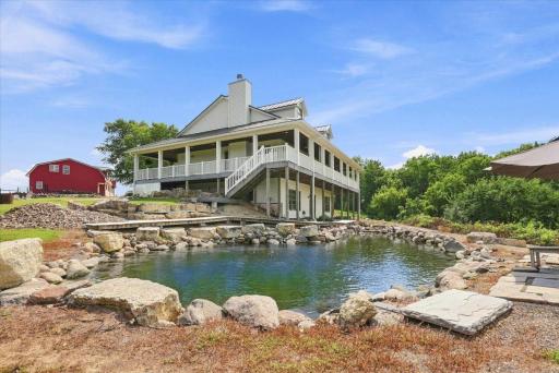 9' in the center, these big rocks make for perfect diving boards