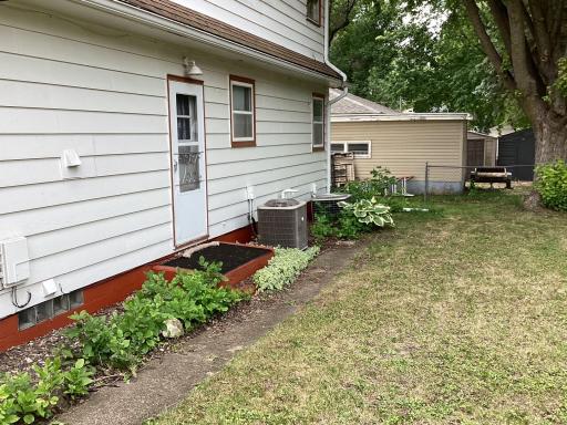 413 Hawthorne Street E, Albert Lea, MN 56007