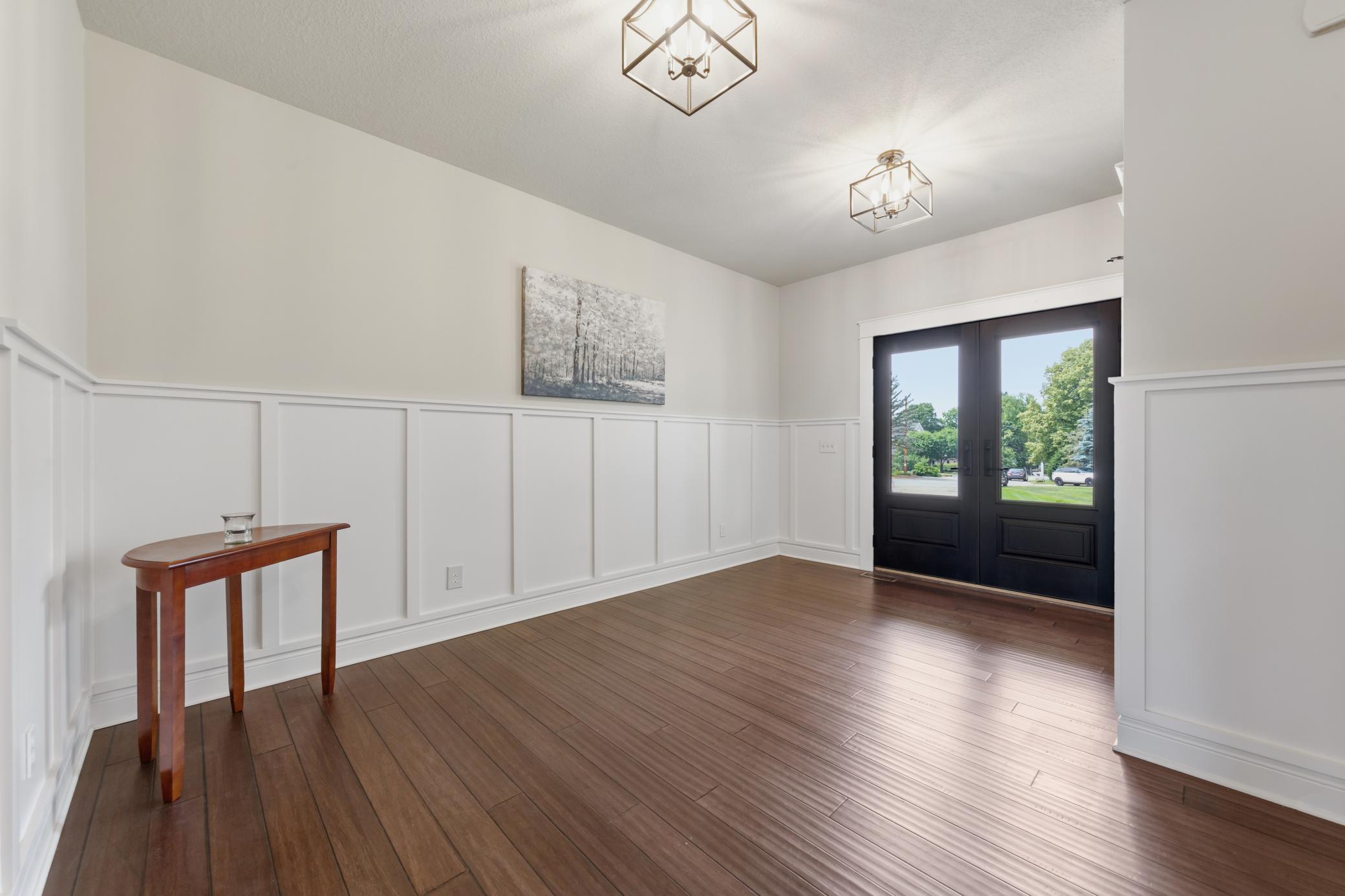 23 entry_foyer.jpg