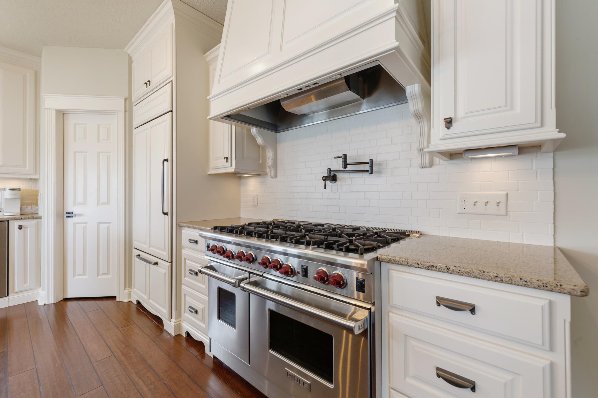 42 kitchen.jpg