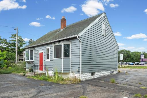 721 E River Road, Anoka, MN 55303