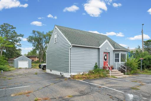 721 E River Road, Anoka, MN 55303