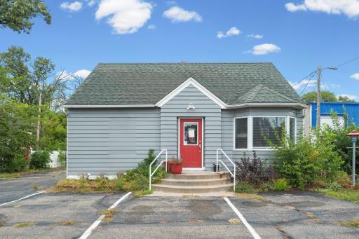 721 E River Road, Anoka, MN 55303