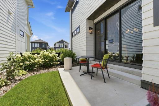 Just move-in. No green-thumb required!