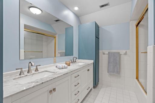 592 County Road 24, Wayzata, MN 55391