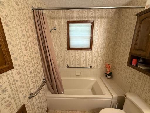 8428 Eastwood Road, Saint Paul, MN 55112