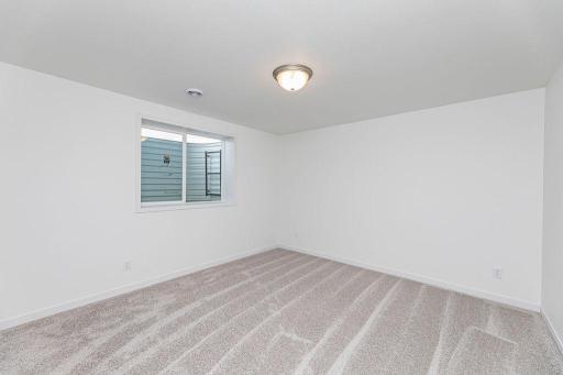 2563 Golden Lane S, Fargo, ND 58104