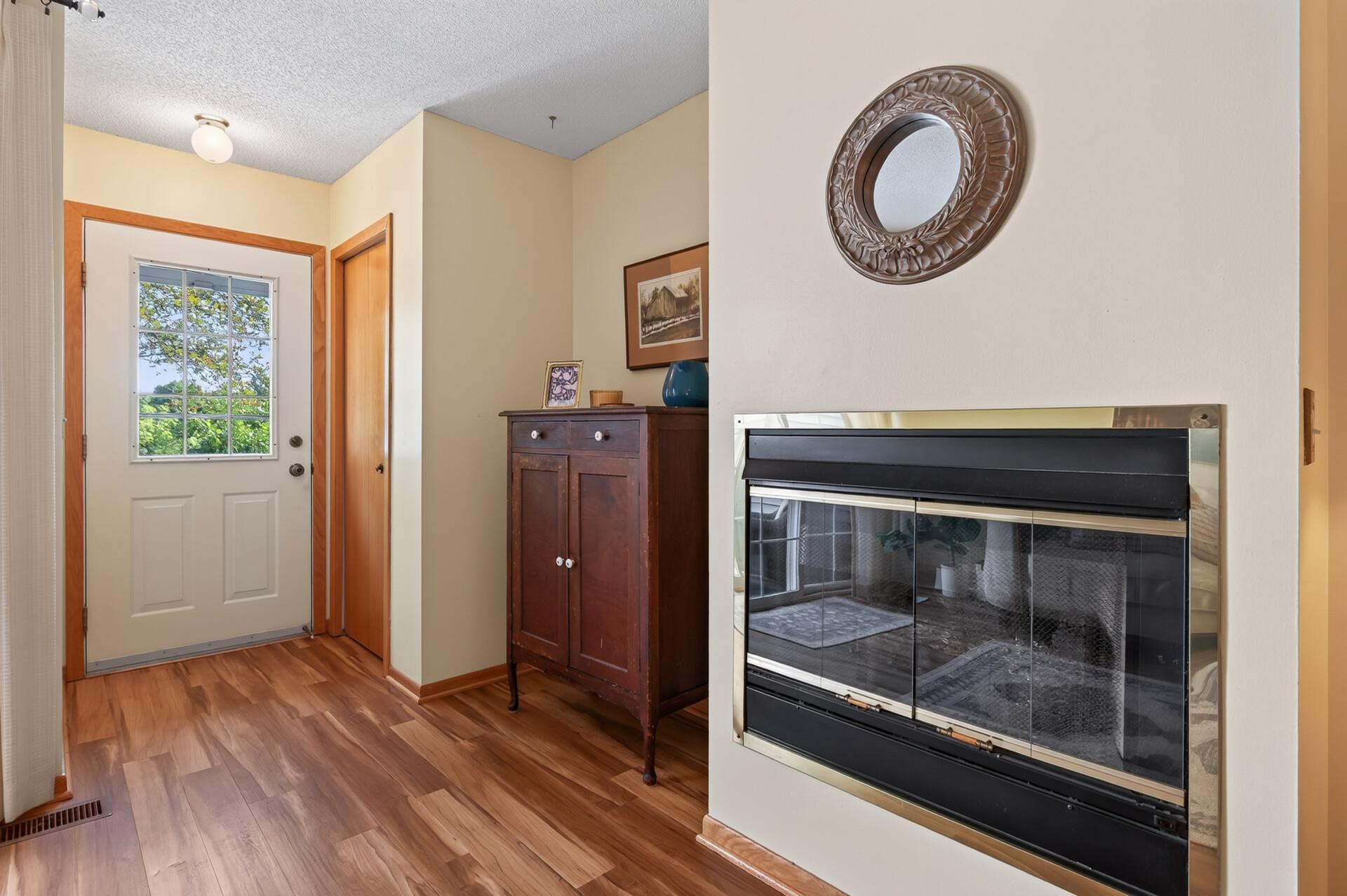 Gas fireplace