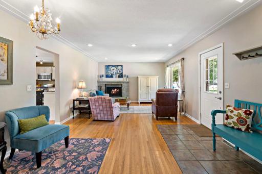 9-web-or-mls-6017 Birchcrest Dr Edina MN_0019.jpg