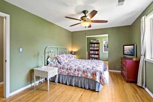 35-web-or-mls-6017 Birchcrest Dr Edina MN_0045.jpg
