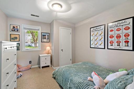 31-web-or-mls-6017 Birchcrest Dr Edina MN_0041.jpg
