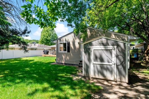 58-web-or-mls-6017 Birchcrest Dr Edina MN_0003.jpg