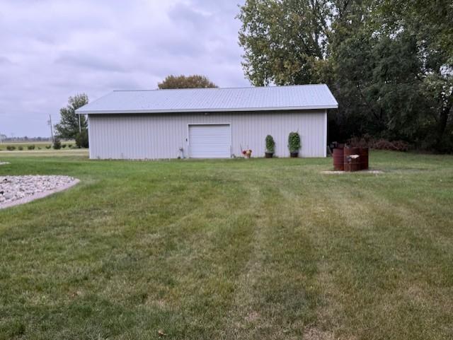 Side view of the shop.