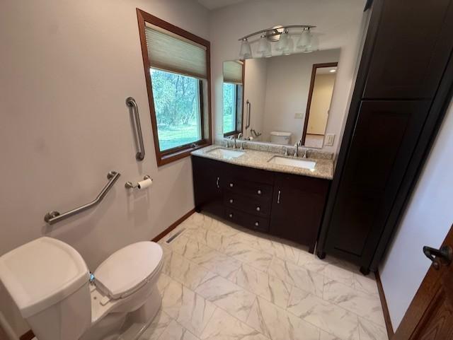 Mstr bathroom