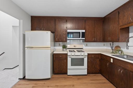 71 Garden Drive, Burnsville, MN 55337