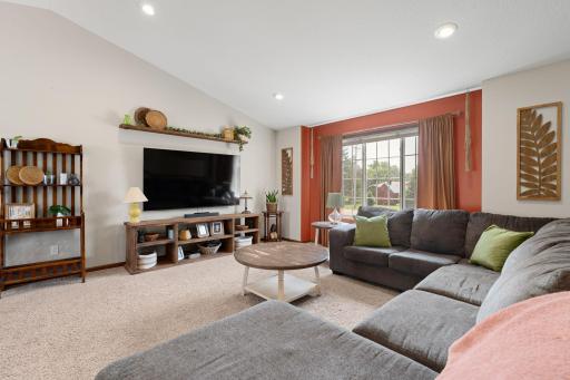 2011 12th Avenue NE, Austin, MN 55912