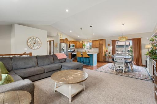 2011 12th Avenue NE, Austin, MN 55912