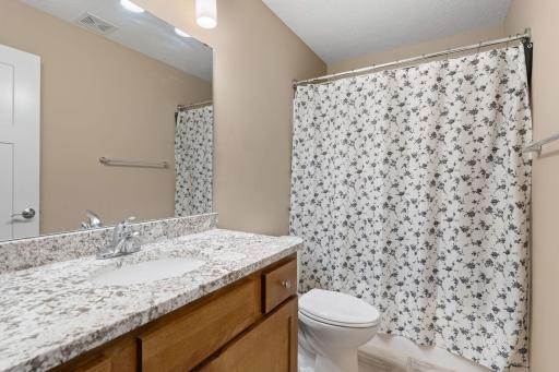 2011 12th Avenue NE, Austin, MN 55912