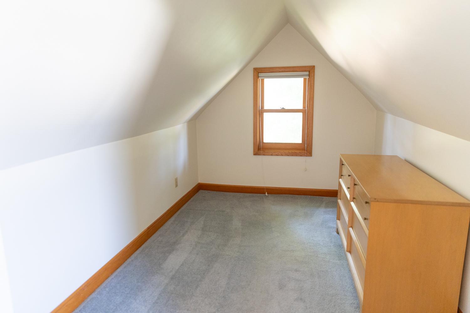 Flex Space (Play Room, Office, or Dressing Room)