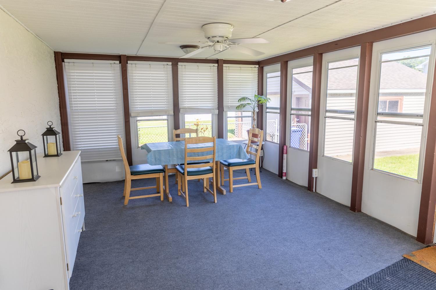 Spacious 3-Season Porch