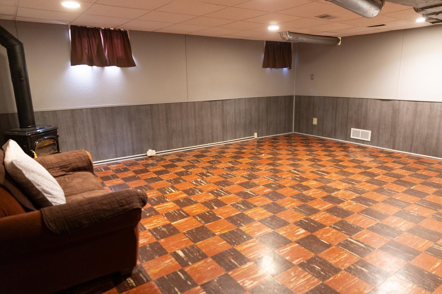 Huge Family Room in basement
