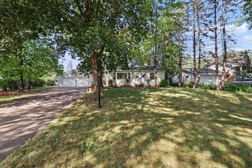 887 Cheri Lane, Mendota Heights, MN 55120