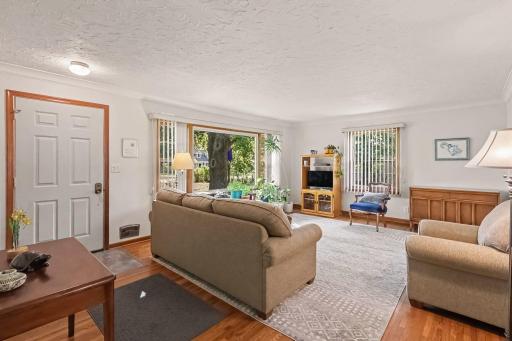 887 Cheri Lane, Mendota Heights, MN 55120