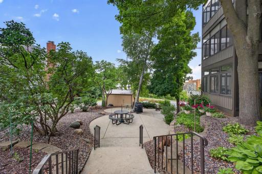 2 bed 2 bath condo for sale downtown Rochester MN 317 6th Ave SW