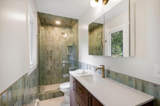 193 Ridgeview Drive, Wayzata, MN 55391