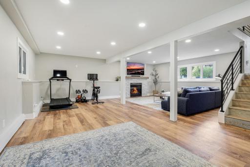 193 Ridgeview Drive, Wayzata, MN 55391