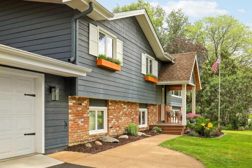 193 Ridgeview Drive, Wayzata, MN 55391
