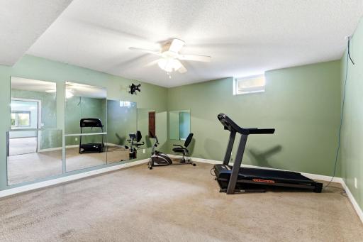 5968 Scenic Place, Shoreview, MN 55126