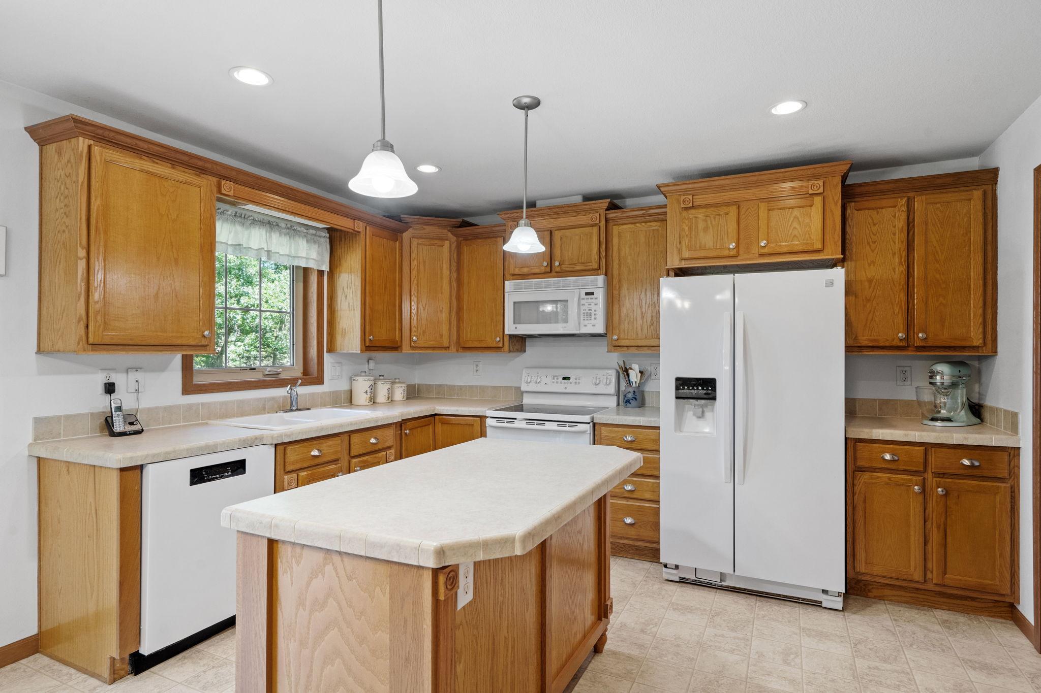 Kitchen - 24646 548th Avenue, Grove City, MN 56243