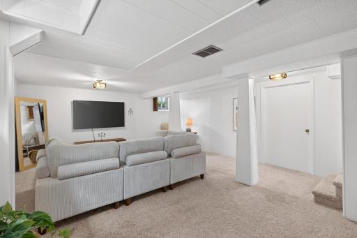6116 Queen Avenue S, Minneapolis, MN 55410