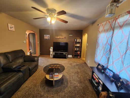 814 3rd Street SE, Pipestone, MN 56164