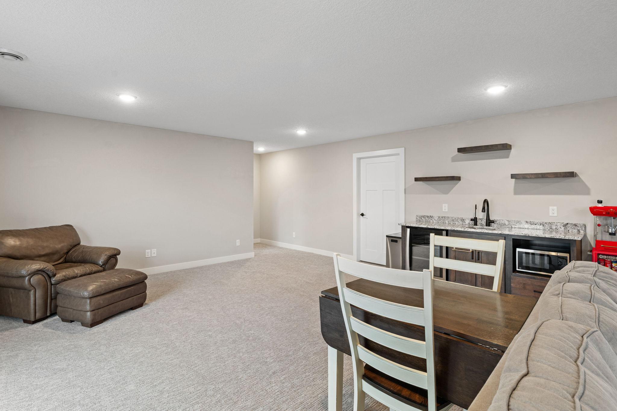 55-web-or-mls-23996 186th St NW-330.JPG