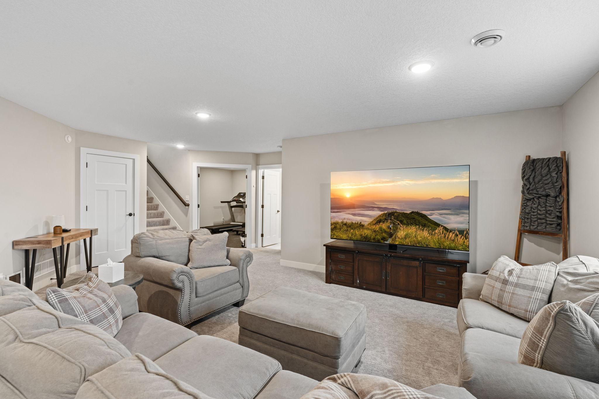 54-web-or-mls-23996 186th St NW-325.JPG