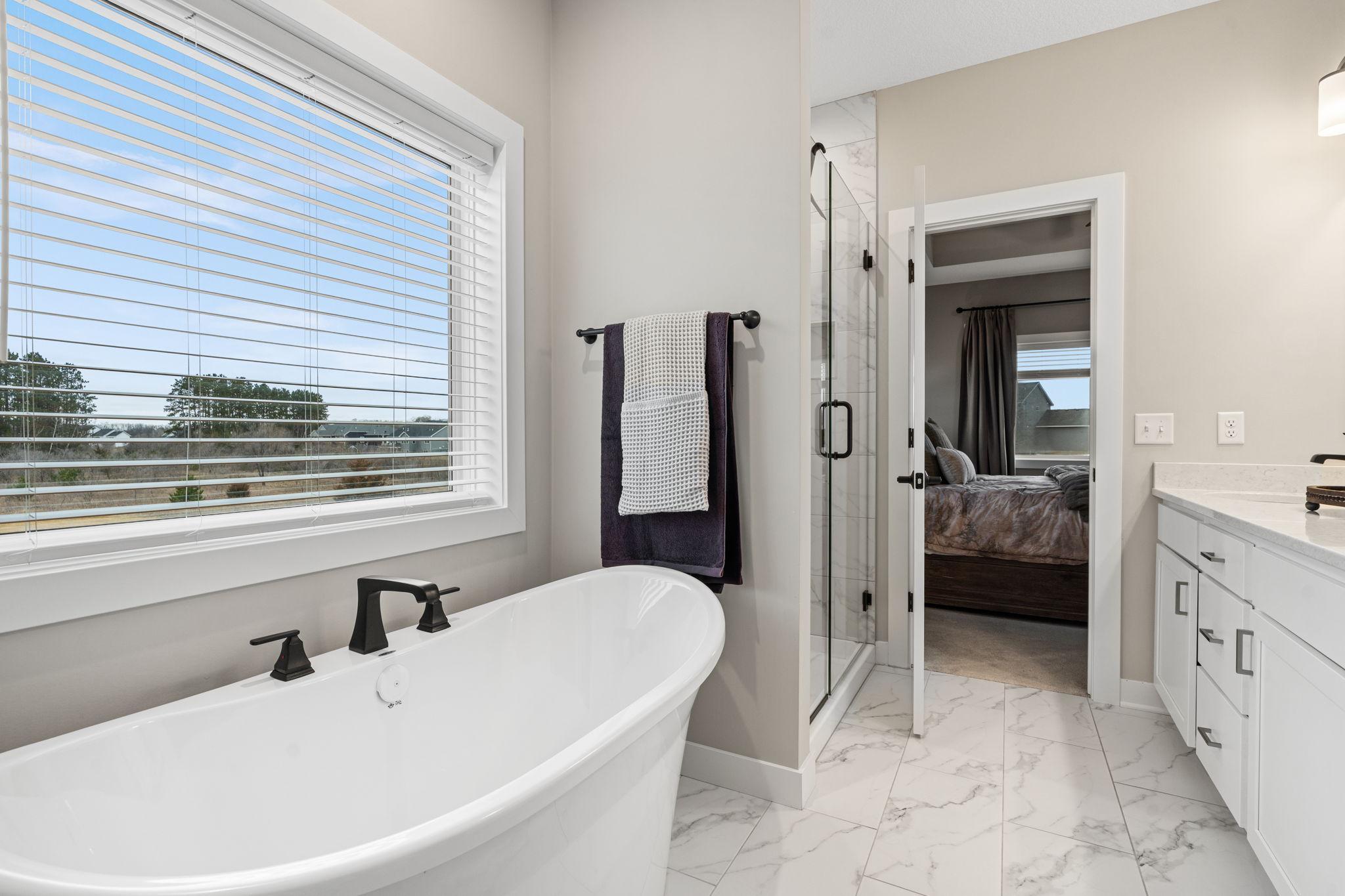 41-web-or-mls-23996 186th St NW-285.JPG