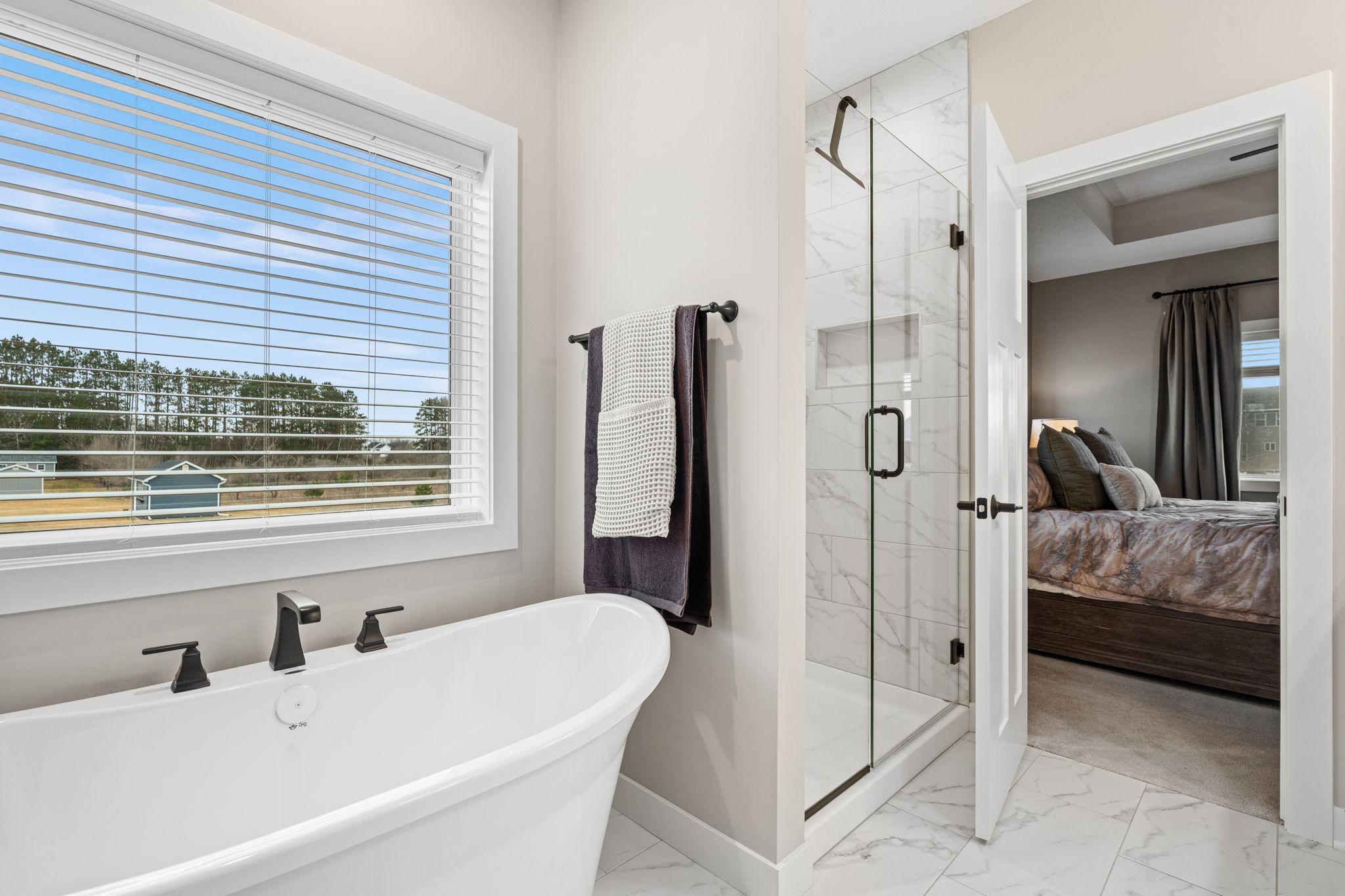 40-web-or-mls-23996 186th St NW-280.JPG