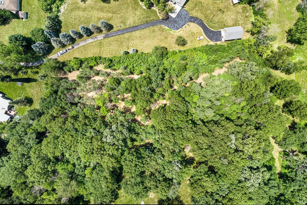 Provides a peaceful retreat with plenty of space to creat the home and outdoor living areas you've always envisioned