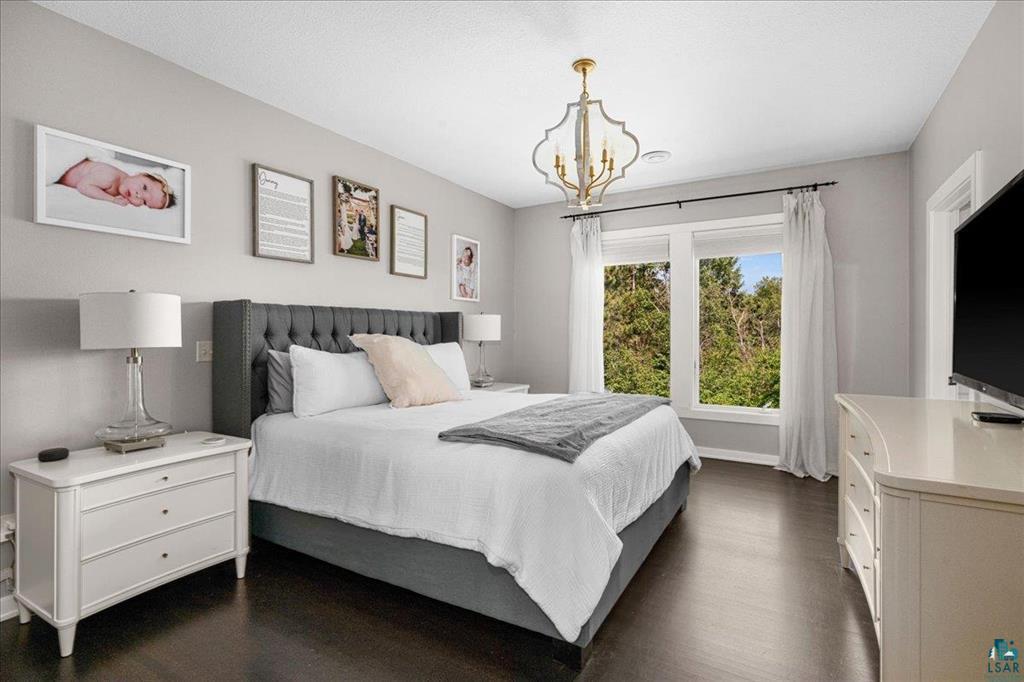 6126557-bbda9ff3-d82e-4394-aff3-7c2886d2204e.jpg