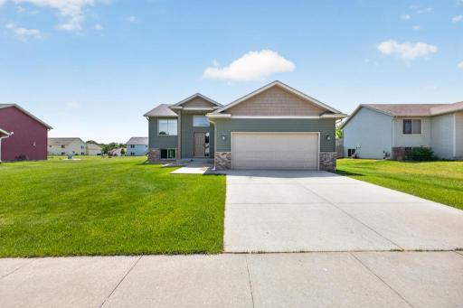 4024 Stone Point Drive NE, Rochester, MN 55906