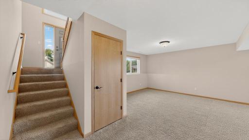 4024 Stone Point Drive NE, Rochester, MN 55906