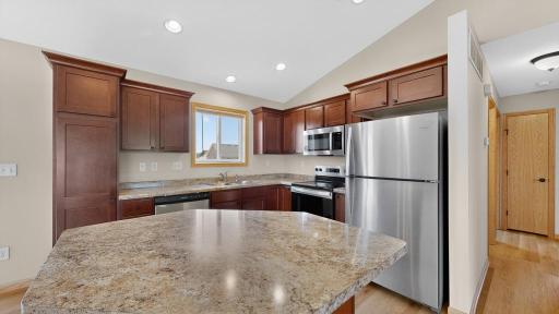 4024 Stone Point Drive NE, Rochester, MN 55906