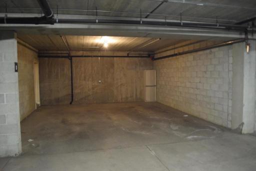 Heated garage w/storage