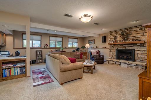 1028 Shady Oak Drive, Mankato, MN 56003