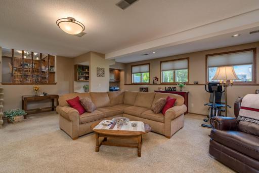 1028 Shady Oak Drive, Mankato, MN 56003